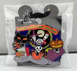 lot 211 image: Vintage Walt Disney World Limited Edition 3500 Nightmare Before Christmas Collectors Pin (NIB)