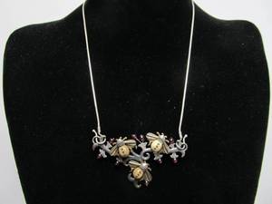 lot 43 image: Beautiful Signed ZEALANDIA Sterling Silver Necklace wBees