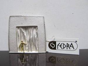 lot 55 image: Sterling Silver & 18K Gold Sculptural Brooch Pendant by Fedra