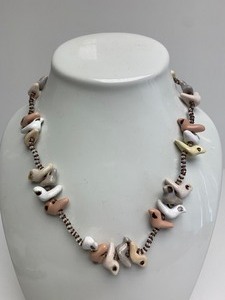 lot 14 image: Vintage Southwestern Beaded Bird Fetish Necklace