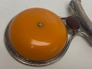 lot 21 image: Large Vintage Sterling Silver & Amber Pendant