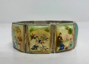 lot 23 image: Lovely Vintage Signed Persian or Indian Hand Painted Mother of Pearl Panel Bracelet