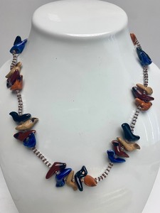 lot 33 image: Vintage Southwestern Beaded Bird Fetish Necklace