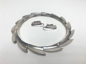 lot 35 image: Wonderful Signed Fidencio Serrano Heavy Chunky Southwestern Sterling Silver Necklace & Earrings