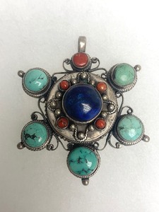 lot 38 image: Old Vintage Sterling Silver Pendant wLapis Turquoise & Coral