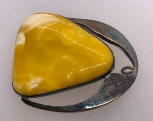 lot 64 image: Large Modernist Sterling Silver & Amber Brooch