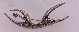 lot 74 image: Signed Vintage Abstract Brutalist Figural Brooch Pin