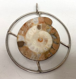 lot 77 image: Signed Vintage ZUTZ Sterling Silver Inlaid Gemstone Fossil Pendant