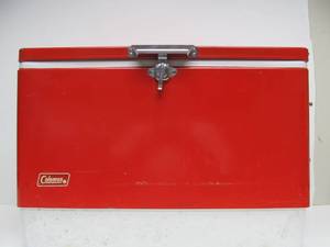 lot 14 image: Vintage COLEMAN Red Metal Cooler