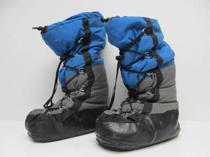 lot 27 image: Quality CCS Cookes Custom Sewing Cold Weather Dry Boots - Size M