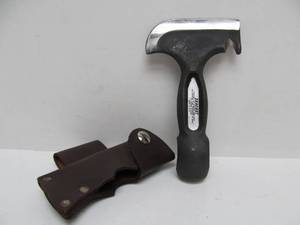 lot 35 image: Like-New SKATCHET Cutting Tool