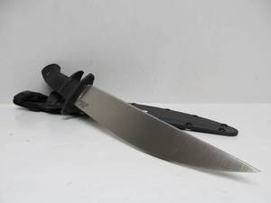 lot 43 image: Large New Unused COLD STEEL Boar Hunter Knife