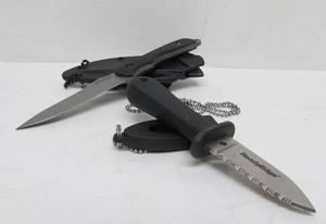 lot 51 image: 2 Like-New Small Boot or Neck Knives