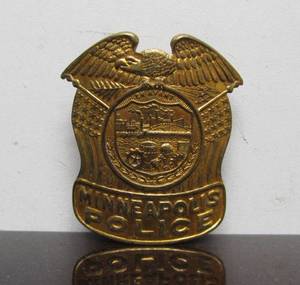 lot 56 image: Orig Vintage Minneapolis Police Hat Badge
