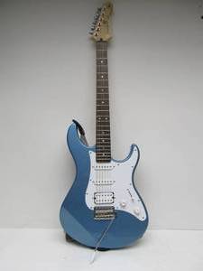 lot 94 image: Working YAMAHA Pacifica Electric Guitar