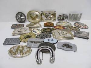 lot 110 image: LARGE Lot of Assorted Vintage etc Belt Buckles