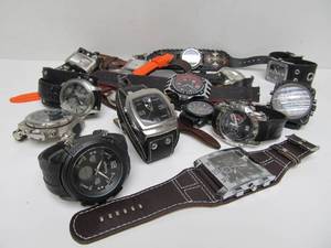 lot 130 image: Large Lot of Assorted Mens BikerMotorcycle Watches