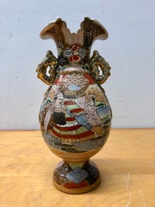 lot 190 image: Excellent Old Japanese Satsuma Hand Painted Vase