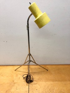 lot 201 image: Very Cool Vintage Retro 1970s Gooseneck Tripod Desk Lamp