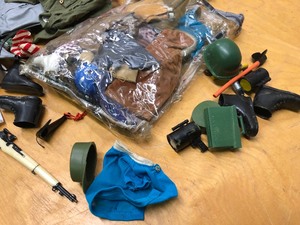 lot 207 image: Large Lot of Vintage GI JOE Accessories Outfits & Weapons
