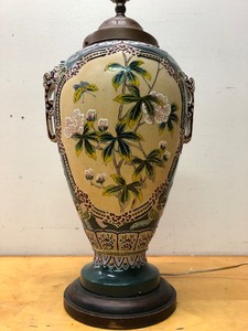 lot 248 image: Very Nice Quality Oriental PorcelainPottery Table Lamp