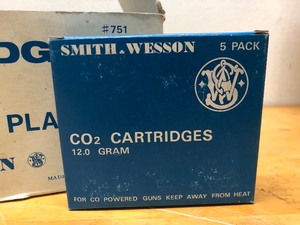 lot 289 image: Case Full of Smith & Wesson Co2 Cartridges for Air Rifles
