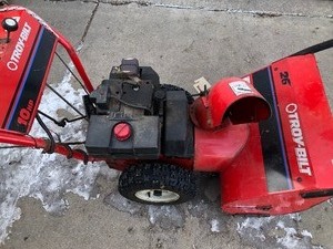 lot 314 image: Heavy Duty Working TROY-BILT 10hp Snowblower