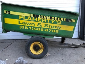 lot 28 image: Nice JOHN DEERE Larger Sized Lawn Trailer