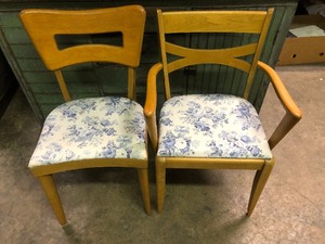 lot 376 image: 2 Great Looking Mid Century HEYWOOD WAKEFIELD Side Chairs