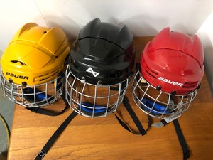lot 386 image: Nice Group of Youth Sized hockey Helmets