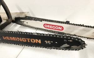 lot 63 image: Working Remington & Oregon Electric Chainsaws