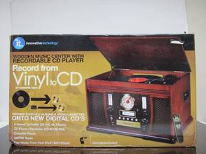 lot 55 image: Like-New Working Wooden Turntable  Cassette Player  Radio wRecordable CD