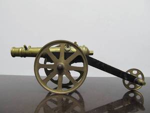 lot 68 image: Vintage Brass Cannon Model