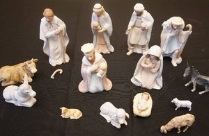 lot 19 image: Vintage 1988 Lefton Nativity Figurines Fine Porcelain Etc., Vintage Hand Embroidered Table Linen...