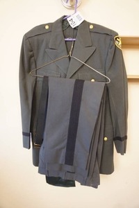 lot 104 image: Vietnam War USA Army Dress Uniform