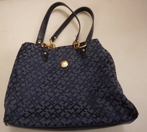 lot 108 image: Tommy Hilfiger Black Hand Bag