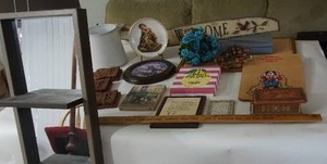 lot 126 image: Home DeCor & More