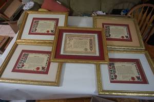 lot 139 image: Vintage Framed Irish Surname History of DOWNES, VIRNIG, OBRIEN, McDONNELL...