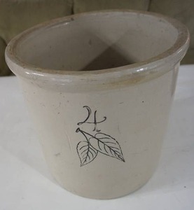 lot 153 image: Antique Red Wing Union Stoneware 4 Gallon Crock With Birch Leafs