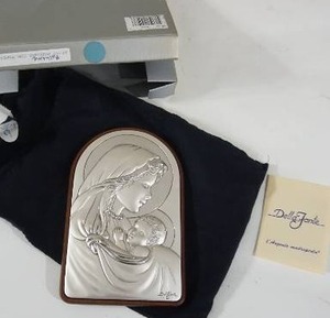lot 159 image: Vintage Signed Madonna Baby Jesus Sterling Silver Desk Wall Plaque By Della Fonte Made in Italy ST47 MADONNA CON BAMBINO