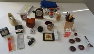 lot 184 image: Trinkets and More...