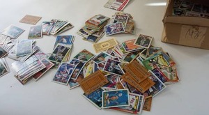 lot 185 image: Vintage Baseball Trading Card Collection...