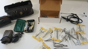 lot 189 image: The Doctors Lot...Vintage Medical Bag and Accessories...