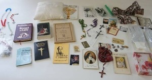 lot 191 image: Archangel Books & Gifts...Books Pamphlets Rosaries Prints Bibles and More...