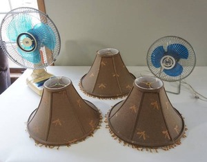 lot 198 image: Vintage Table Top Tatung Fan Montgomery Wards Fan, Dragonfly Lampshades...