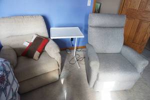 lot 212 image: Furniture Livingroom Gray Power-Tilt Recliner, Tan Manual Recliner, Adjustable Side Table