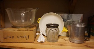 lot 269 image: Home Essentials...Party Entertaining Etc.