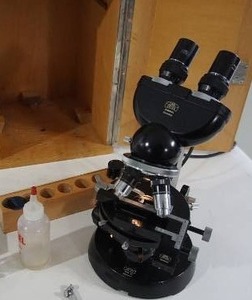 lot 286 image: RARE...#2095944 Vintage Carl Zeiss Surgical Microscope in Locking wKey Wooden Case Germany