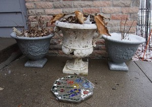 lot 309 image: Outdoor Patio Flower Pots and Stepping Stone