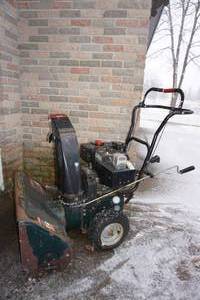lot 316 image: Craftsman 5HP Snowblower